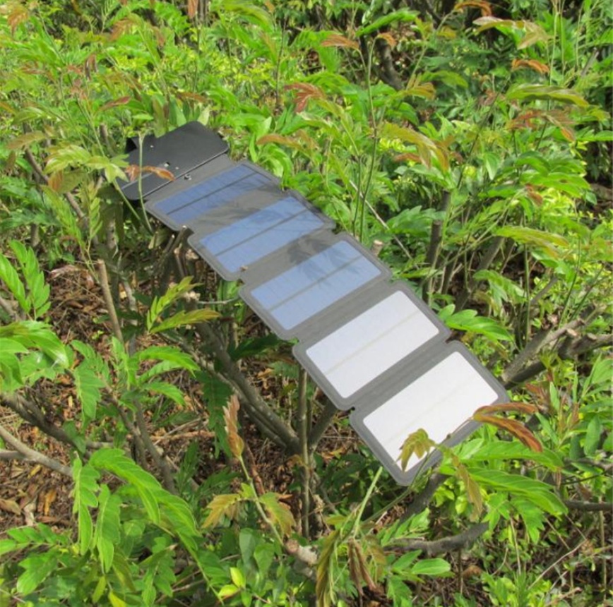 Outdoor 8W folding solar charger Direct charging collapsible solar package Off-road emergency mobile power supply - Image 4