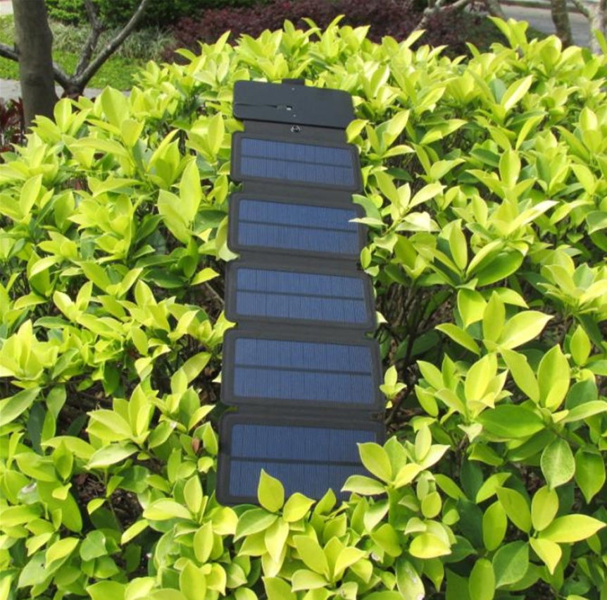 Outdoor 8W folding solar charger Direct charging collapsible solar package Off-road emergency mobile power supply - Image 10